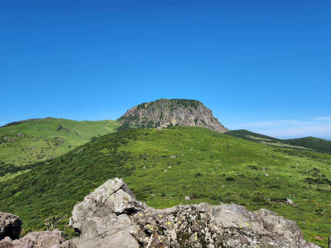 제주도 스쿠버 다이빙 여행 중 한라산 영실코스 오르기
